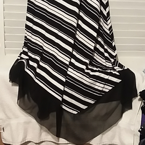 Peter Nygard Petite Dress - Picture 3 of 5